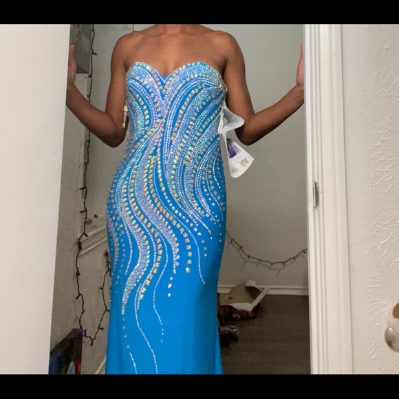 Dresses & Skirts - Blue strapless dress